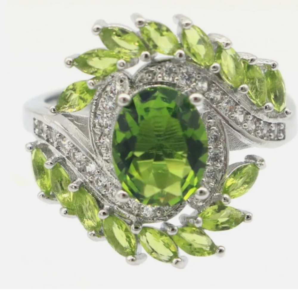 New size 8 peridot cz sterling silver ring